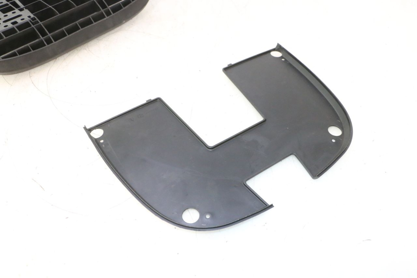 photo de PLACA DE TOP CASE PIAGGIO MP3 500 (2016 - 2018) - Estado da superfície