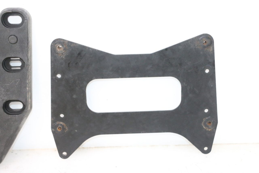 photo de PLACA DE TOP CASE HONDA XLV VARADERO 125 (2007 - 2012) - Pontos de fixação