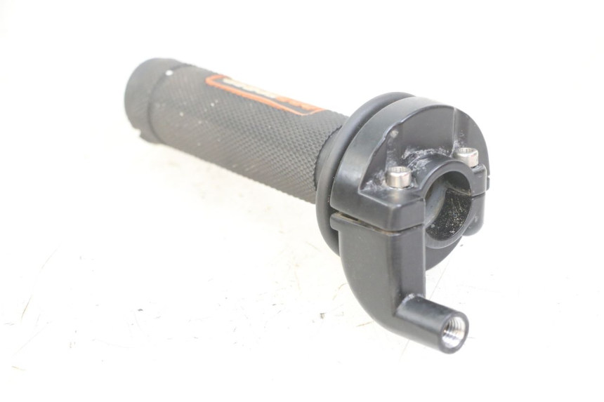 photo de MANETE DO ACELERADOR APOLLO RFZ 125 - Pontos de fixação