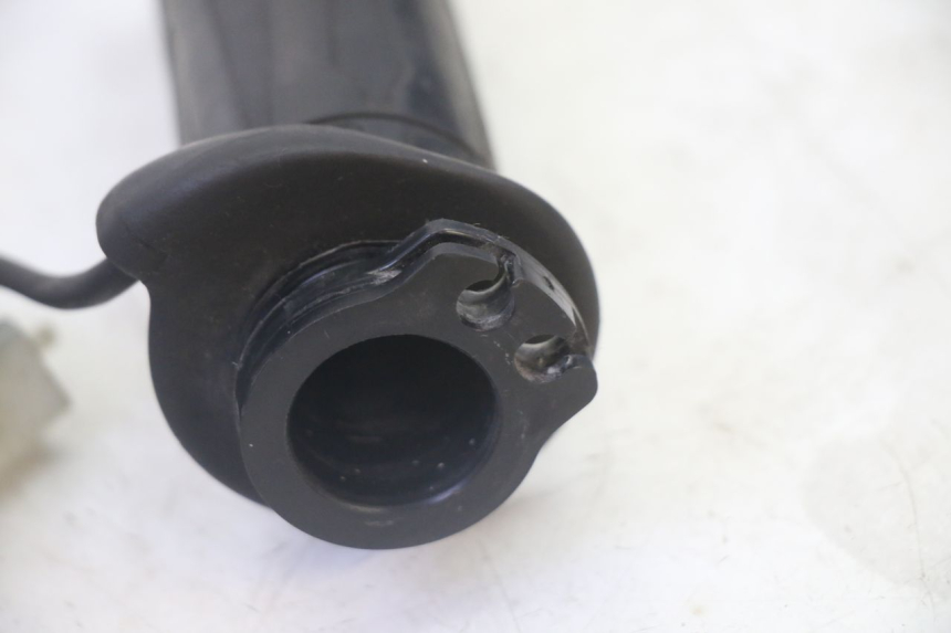 photo de MANETE DO ACELERADOR SUZUKI BURGMAN 125 (2007 - 2014) - Outro ângulo de visão