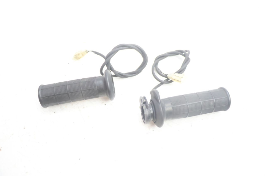 photo de Manete do acelerador SUZUKI BURGMAN EXECUTIVE ABS 650 (2006 - 2012) - Zoom do estado de desgaste