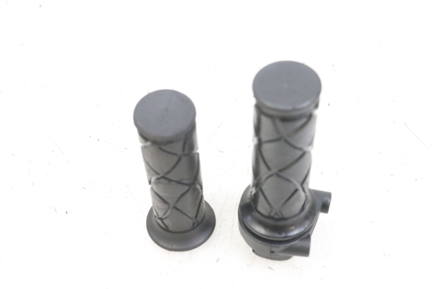photo de MANETE DO ACELERADOR YAMAHA BW'S EASY 50 (2013 - 2016) - Outro ângulo de visão