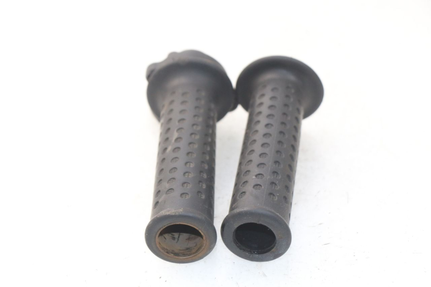 photo de MANETE DO ACELERADOR PIAGGIO CARNABY 125 (2007 - 2011) - Outro ângulo de visão