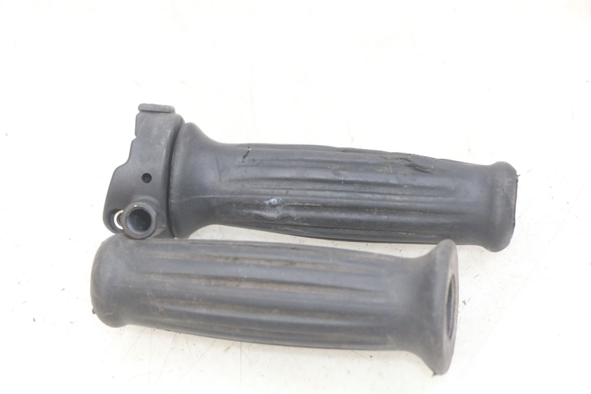 photo de MANETE DO ACELERADOR PEUGEOT DJANGO 4T 50 (2014 - 2019) - Zoom do estado de desgaste