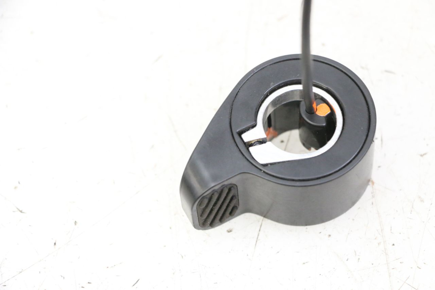 photo de MANETE DO ACELERADOR SEGWAY NINEBOT E2 1 - Zoom do estado de desgaste