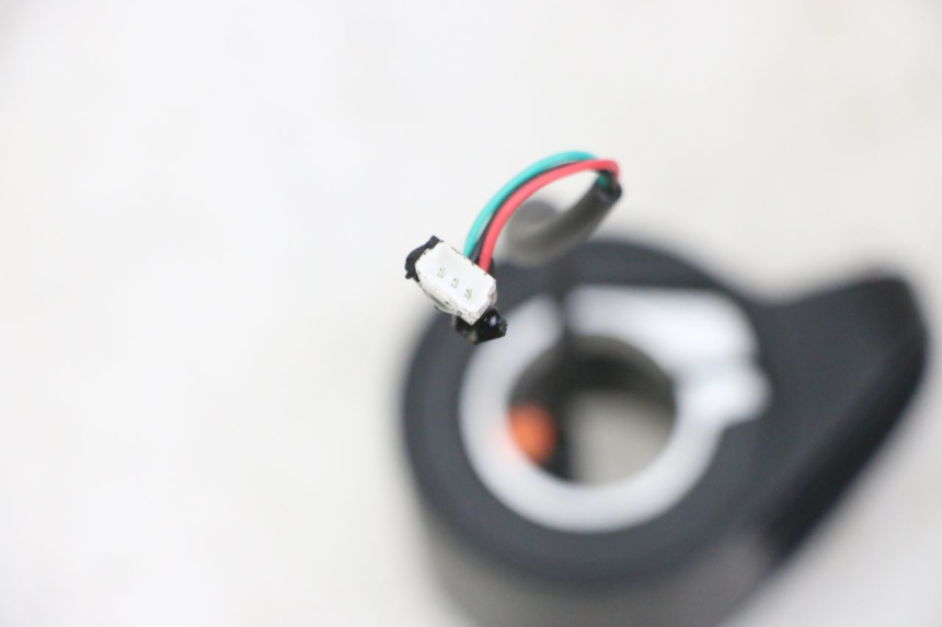 photo de MANETE DO ACELERADOR SEGWAY NINEBOT E2 1 - Outro ângulo de visão