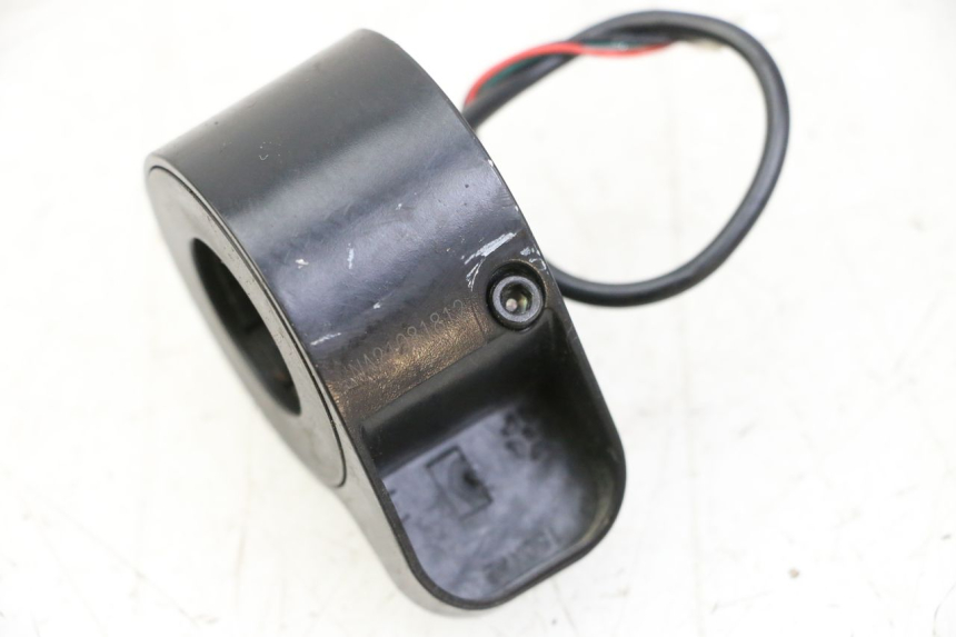 photo de MANETE DO ACELERADOR SEGWAY NINEBOT F40E 1 - Detalhe da peça
