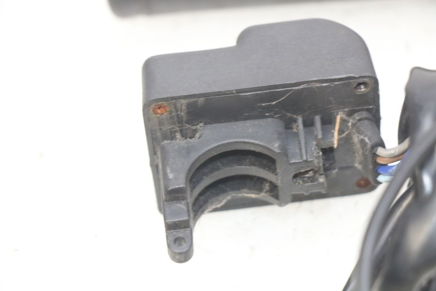 photo de MANETE DO ACELERADOR HONDA FES PANTHEON 2T 125 (1998 - 2002) - Outro ângulo de visão