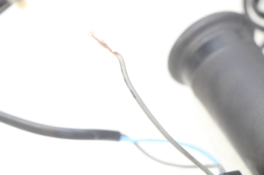 photo de MANETE DO ACELERADOR HONDA FES PANTHEON 2T 125 (1998 - 2002) - Ampliação técnica