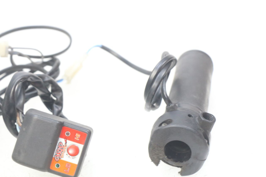 photo de MANETE DO ACELERADOR HONDA FES PANTHEON 2T 125 (1998 - 2002) - Estado da superfície