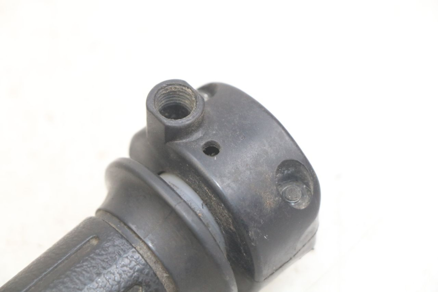 photo de MANETE DO ACELERADOR HONDA FES PANTHEON 2T 125 (1998 - 2002) - Zoom do estado de desgaste