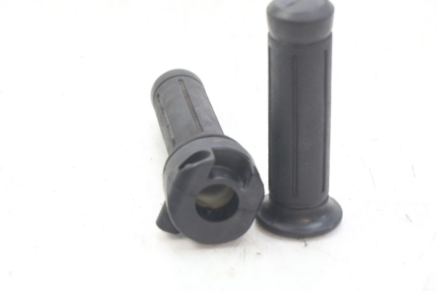 photo de MANETE DO ACELERADOR HONDA FES PANTHEON 2T 125 (1998 - 2002) - Detalhe da peça