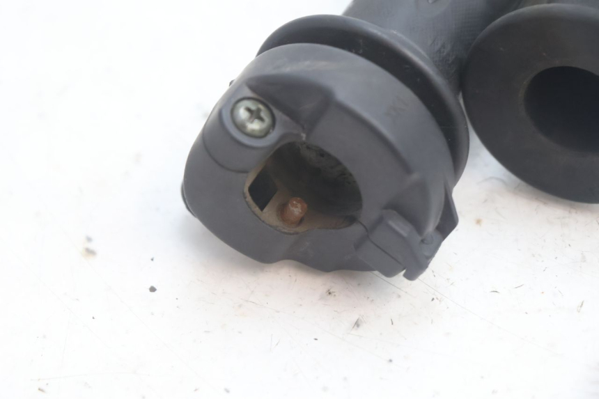 photo de MANETE DO ACELERADOR SYM FIDDLE 3 III 50 (2014 - 2020) - Zoom do estado de desgaste