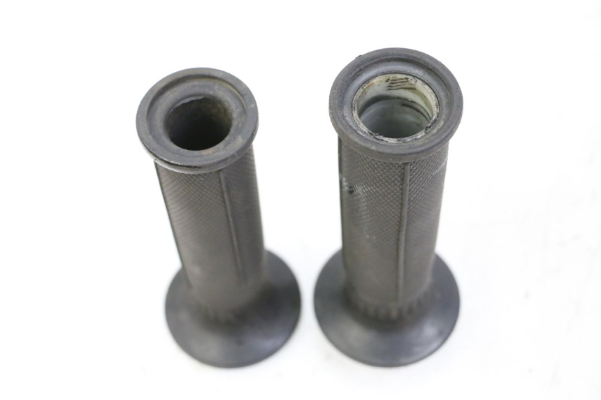 photo de MANETE DO ACELERADOR YAMAHA FJ 36Y 1100 (1984 - 1985) - Detalhe da peça