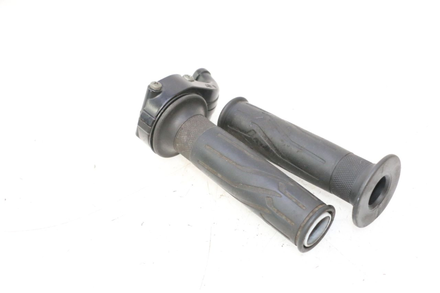 photo de Manete do acelerador YAMAHA FJR 1300 (2001 - 2005) - Detalhe da peça