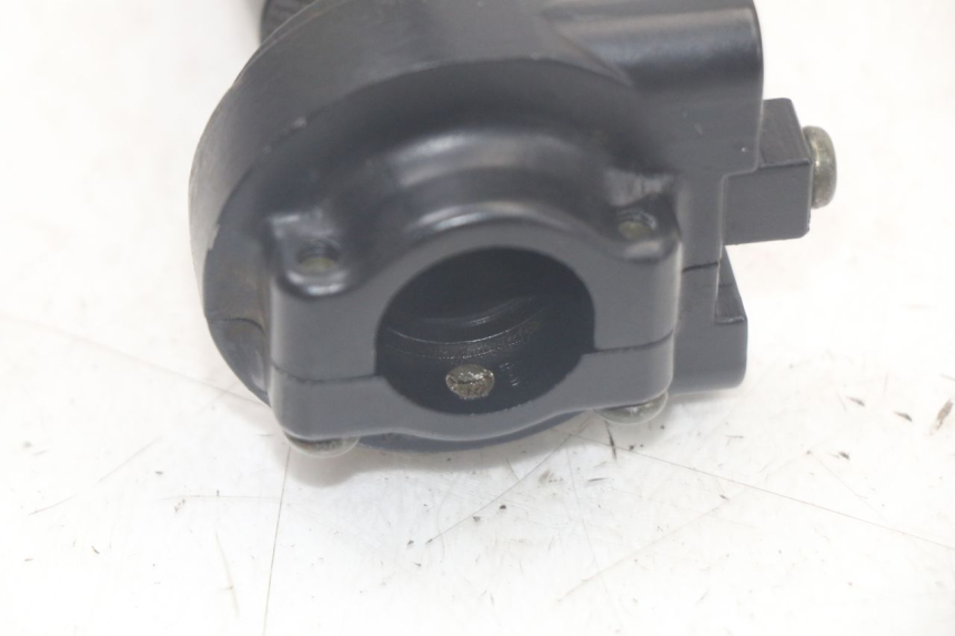 photo de MANETE DO ACELERADOR MBK FLAME X 125 (2004 - 2007) - Outro ângulo de visão