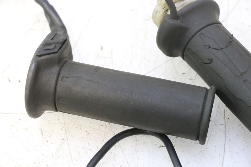 photo de Manete do acelerador GILERA GP 800 (2007 - 2013) - Detalhe da peça