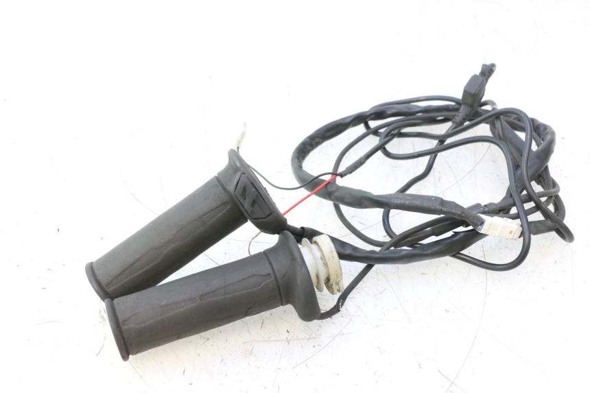 photo de Manete do acelerador GILERA GP 800 (2007 - 2013) - Peça verificada