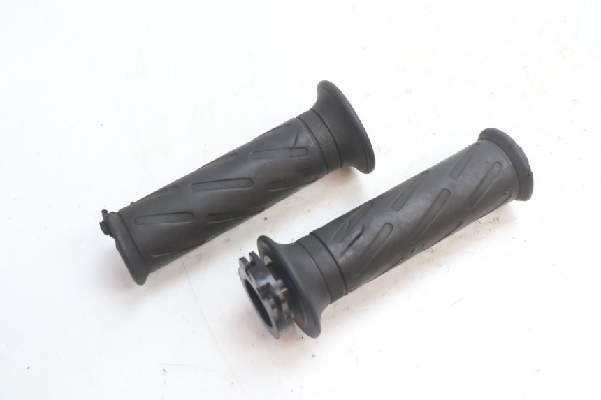 photo de Manete do acelerador SUZUKI GSR 600 (2005 - 2012) - Outro ângulo de visão