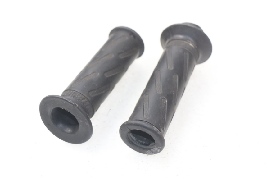 photo de MANETE DO ACELERADOR PEUGEOT KISBEE 2T 50 (2010 - 2017) - Zoom do estado de desgaste