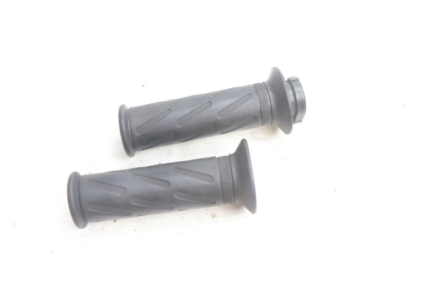 photo de MANETE DO ACELERADOR PEUGEOT KISBEE 2T 50 (2010 - 2017) - Outro ângulo de visão