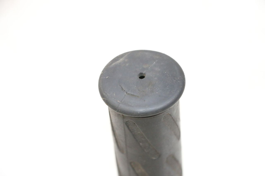 photo de MANETE DO ACELERADOR PEUGEOT KISBEE 4T 50 (2010 - 2017) - Zoom do estado de desgaste