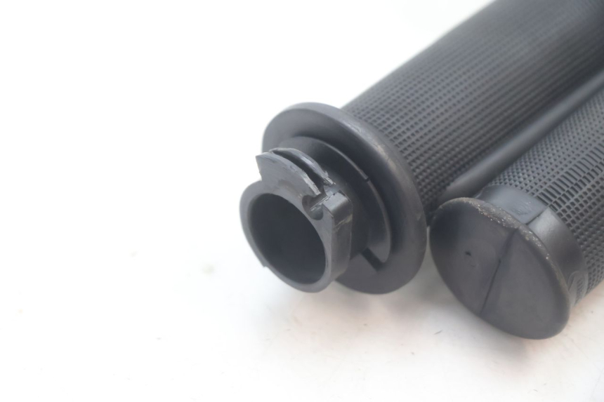 photo de MANETE DO ACELERADOR PEUGEOT KISBEE 4T 50 (2010 - 2017) - Detalhe da peça