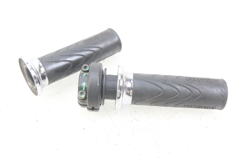 photo de MANETE DO ACELERADOR PIAGGIO LIBERTY IGET 4T 50 (2015 - 2020) - Ampliação técnica
