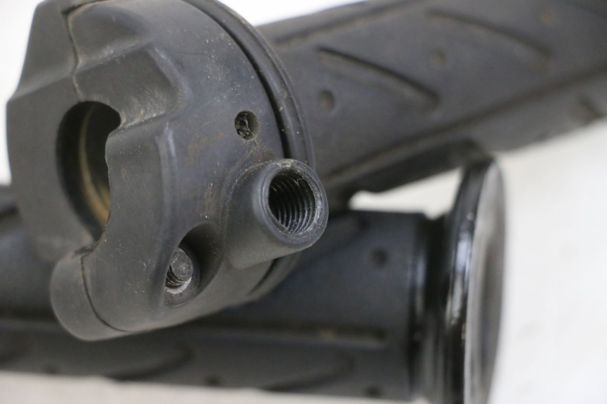 photo de MANETE DO ACELERADOR KYMCO LIKE 125 (2009 - 2016) - Zoom do estado de desgaste