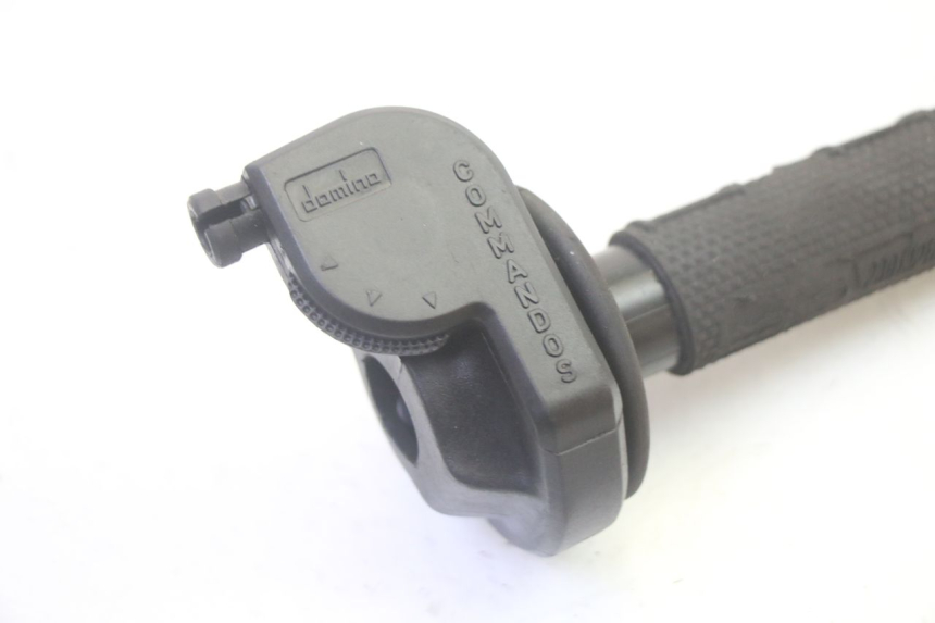 photo de MANETE DO ACELERADOR PEUGEOT LUDIX 50 (2005 - 2007) - Detalhe da peça