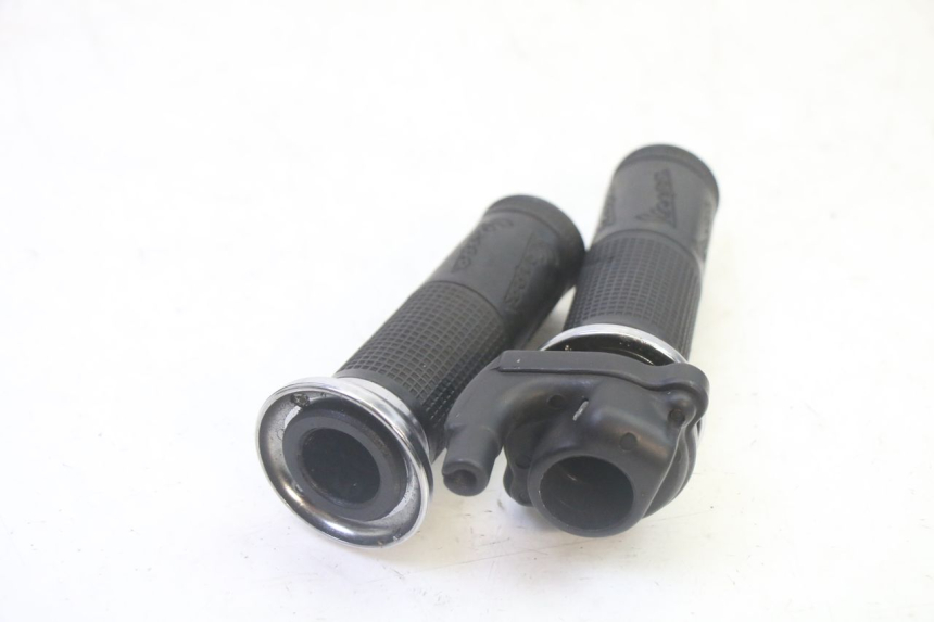 photo de MANETE DO ACELERADOR PIAGGIO LXV 4T 50 (2009 - 2013) - Zoom do estado de desgaste