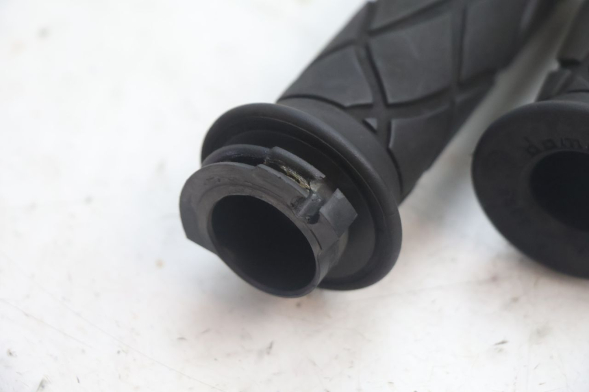 photo de Punho do acelerador MBK MACH G AC 50 (2002 - 2014) - Zoom do estado de desgaste