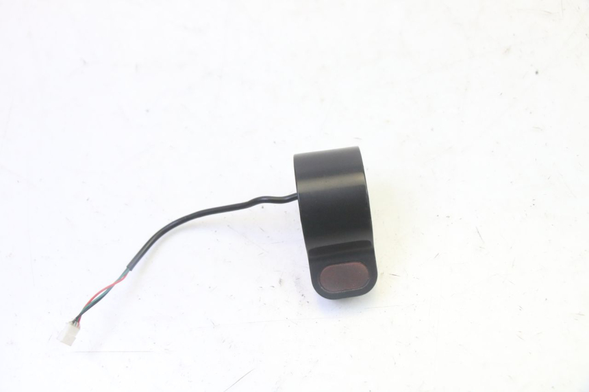 photo de MANETE DO ACELERADOR XIAOMI MI PRO 2 1 - Vista principal