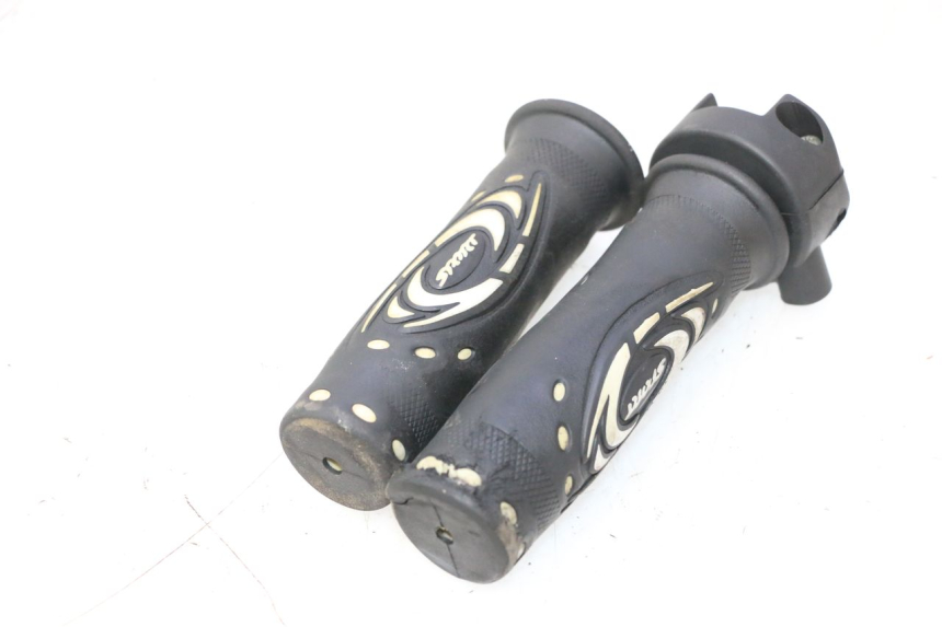 photo de Manete do acelerador KYMCO MOVIE S 125 (2009 - 2018) - Pontos de fixação