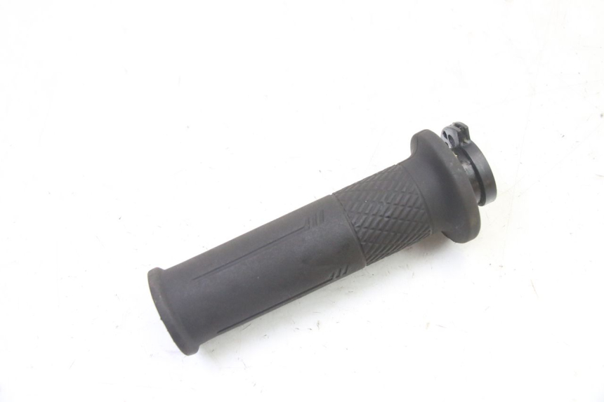 photo de MANETE DO ACELERADOR PIAGGIO MP3 HPE 310 (2024 - 2025) - Zoom do estado de desgaste