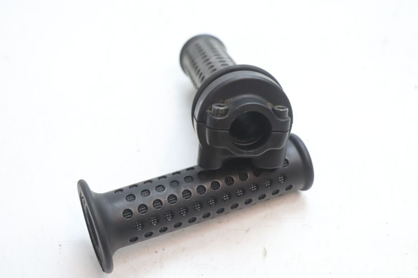photo de MANETE DO ACELERADOR PIAGGIO MP3 LT 300 (2010 - 2016) - Zoom do estado de desgaste