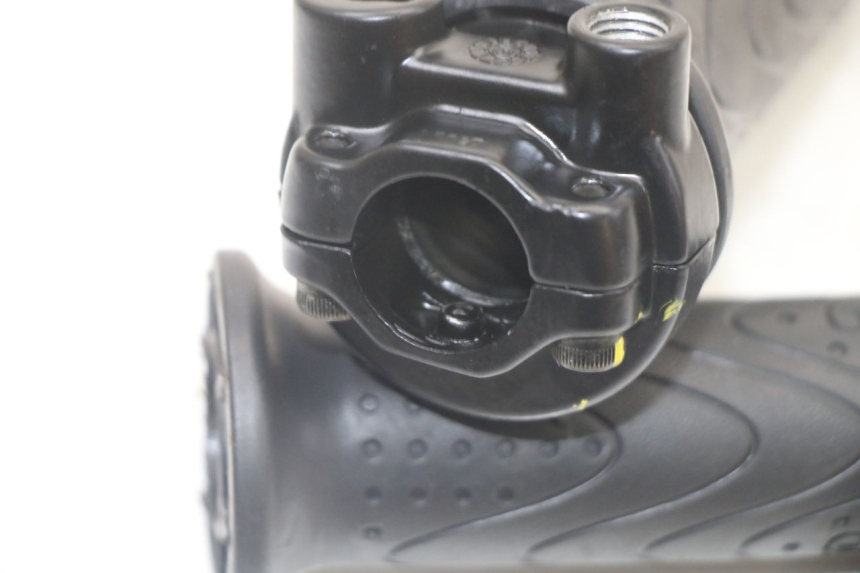 photo de MANETE DO ACELERADOR PIAGGIO MP3 500 (2014 - 2017) - Zoom do estado de desgaste