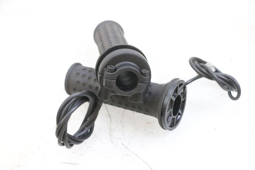 photo de MANETE DO ACELERADOR PIAGGIO MP3 500 (2016 - 2018) - Zoom do estado de desgaste