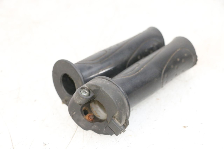 photo de MANETE DO ACELERADOR SYM ORBIT 2 4T 50 (2008 - 2017) - Outro ângulo de visão