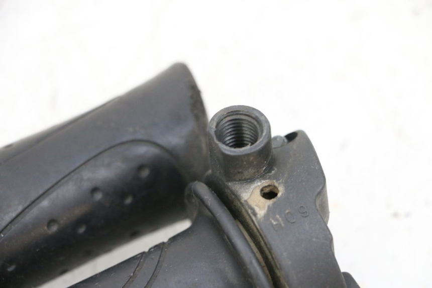 photo de MANETE DO ACELERADOR SYM ORBIT 2 50 (2008 - 2014) - Outro ângulo de visão