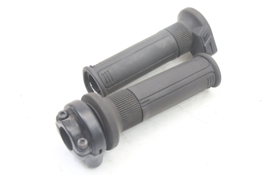 photo de MANETE DO ACELERADOR PIAGGIO VESPA LX IE 125 (2010 - 2012) - Zoom do estado de desgaste
