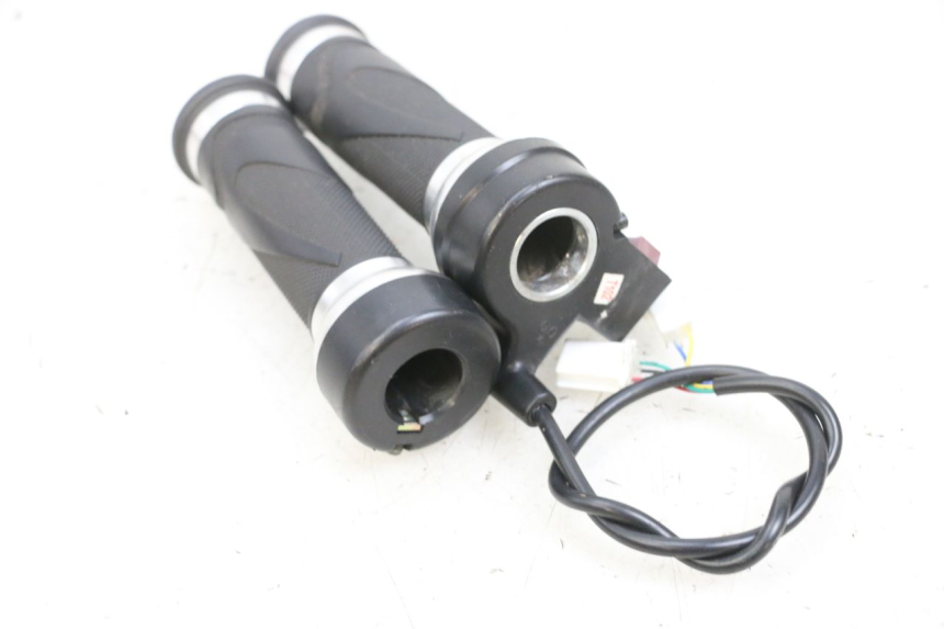 photo de MANETE DO ACELERADOR EFUN PUSA 1 - Vista geral