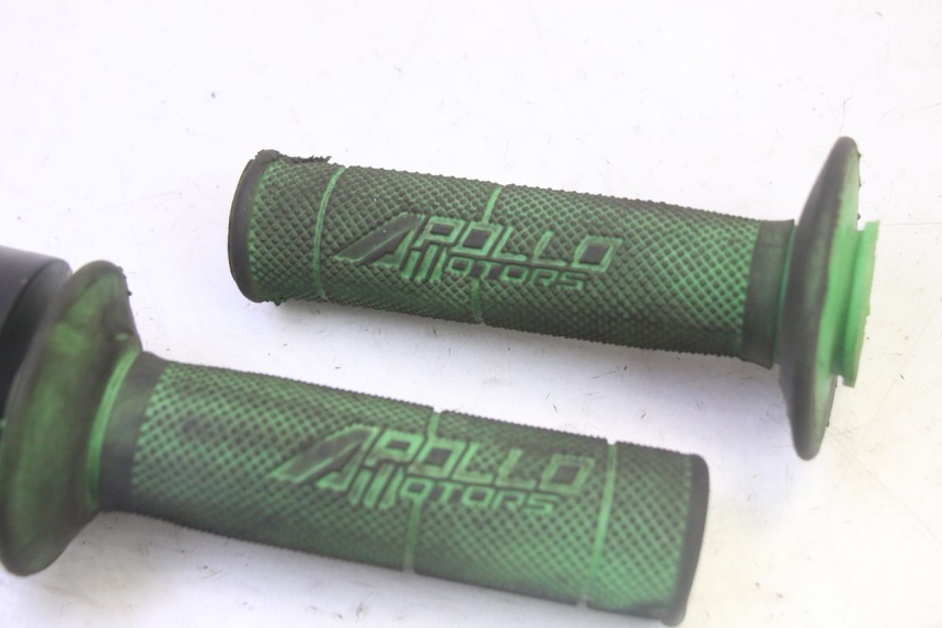 photo de MANETE DO ACELERADOR APOLLO RFZ 125 - Detalhe da peça