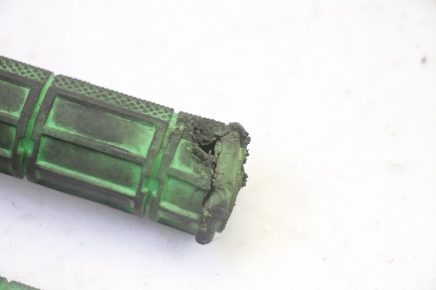 photo de MANETE DO ACELERADOR APOLLO RFZ 125 - Pontos de fixação
