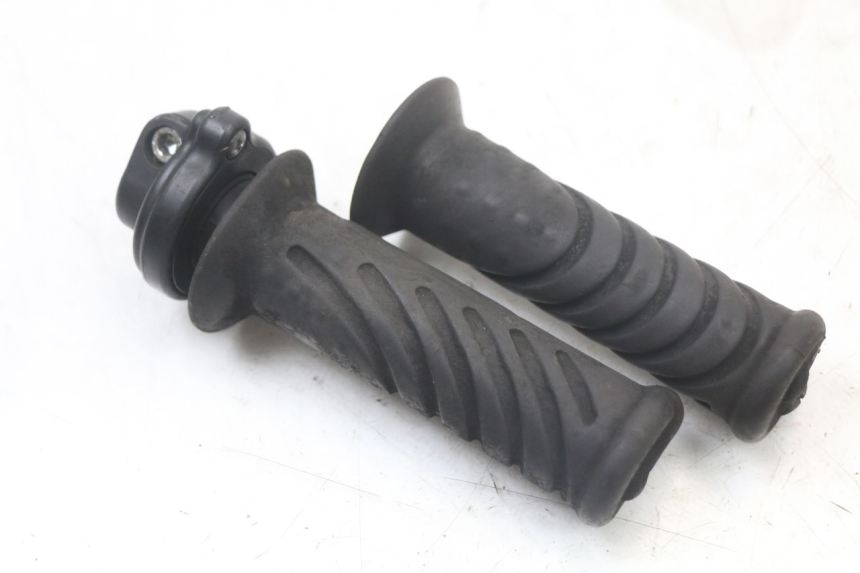 photo de MANETE DO ACELERADOR GILERA RUNNER LC 50 (1997 - 1998) - Detalhe da peça