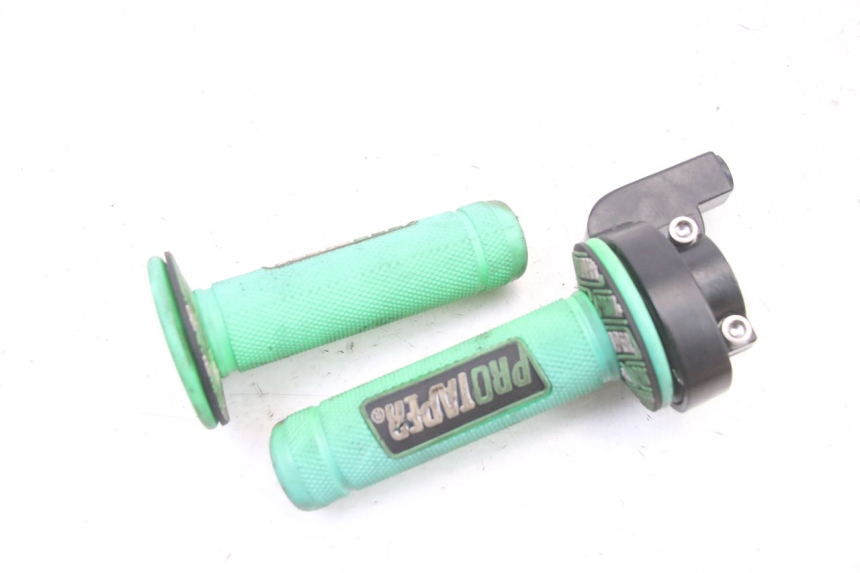 photo de MANETE DO ACELERADOR APOLLO RXF 125 - Outro ângulo de visão