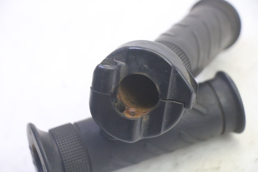 photo de MANETE DO ACELERADOR DAELIM S1 125 (2007 - 2016) - Zoom do estado de desgaste