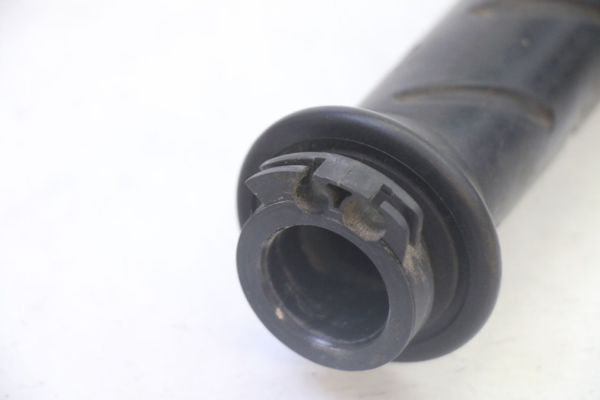 photo de MANETE DO ACELERADOR PEUGEOT SATELIS 125 (2010 - 2012) - Zoom do estado de desgaste