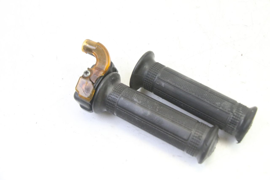 photo de MANETE DO ACELERADOR DERBI SENDA SM DRD 50 (2008 - 2013) - Zoom do estado de desgaste