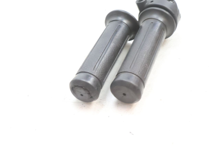 photo de Manete do acelerador HONDA SH 125 (2001 - 2003) - Pontos de fixação
